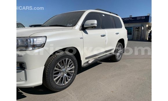 Buy Import Toyota Land Cruiser White Car in Import - Dubai in Benign Buy Import Toyota Land Cruiser White Car in Import - Dubai in Benign