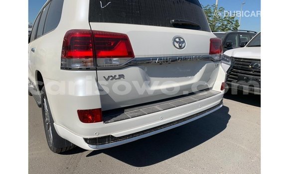 Buy Import Toyota Land Cruiser White Car in Import - Dubai in Benign Buy Import Toyota Land Cruiser White Car in Import - Dubai in Benign