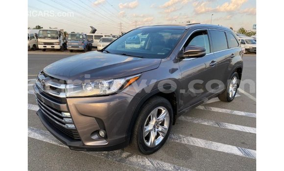 Ra Imported Toyota Highlander Miiran Ọkọ̀ in Import - Dubai ni Benin Ra Imported Toyota Highlander Miiran Ọkọ̀ in Import - Dubai ni Benin