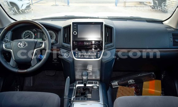 Ra Imported Toyota Land Cruiser funfun Ọkọ̀ in Import - Dubai ni Benin Ra Imported Toyota Land Cruiser funfun Ọkọ̀ in Import - Dubai ni Benin