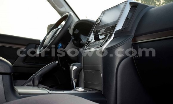 Ra Imported Toyota Land Cruiser funfun Ọkọ̀ in Import - Dubai ni Benin Ra Imported Toyota Land Cruiser funfun Ọkọ̀ in Import - Dubai ni Benin