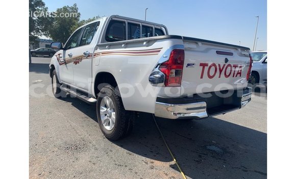 Ra Imported Toyota Hilux funfun Ọkọ̀ in Import - Dubai ni Benin Ra Imported Toyota Hilux funfun Ọkọ̀ in Import - Dubai ni Benin