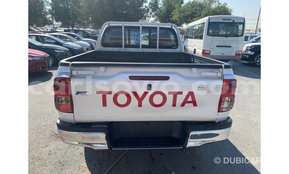 Ra Imported Toyota Hilux funfun Ọkọ̀ in Import - Dubai ni Benin Ra Imported Toyota Hilux funfun Ọkọ̀ in Import - Dubai ni Benin