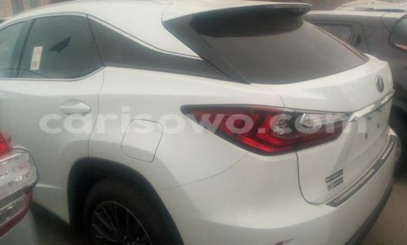 Sayi Na hannu Lexus RX 330 White Mota in Cotonou a Benin Sayi Na hannu Lexus RX 330 White Mota in Cotonou a Benin