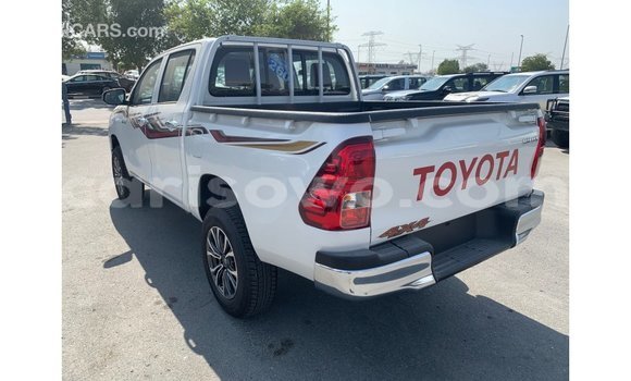 Ra Imported Toyota Hilux funfun Ọkọ̀ in Import - Dubai ni Benin Ra Imported Toyota Hilux funfun Ọkọ̀ in Import - Dubai ni Benin