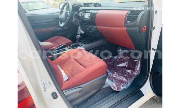 Ra Imported Toyota Hilux funfun Ọkọ̀ in Import - Dubai ni Benin Ra Imported Toyota Hilux funfun Ọkọ̀ in Import - Dubai ni Benin