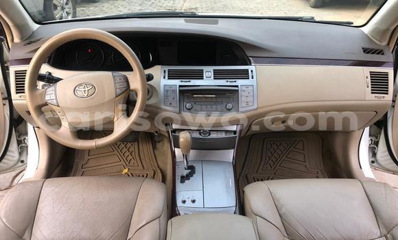Ra Àlòkù Toyota Avalon funfun Ọkọ̀ in Cotonou ni Benin Ra Àlòkù Toyota Avalon funfun Ọkọ̀ in Cotonou ni Benin