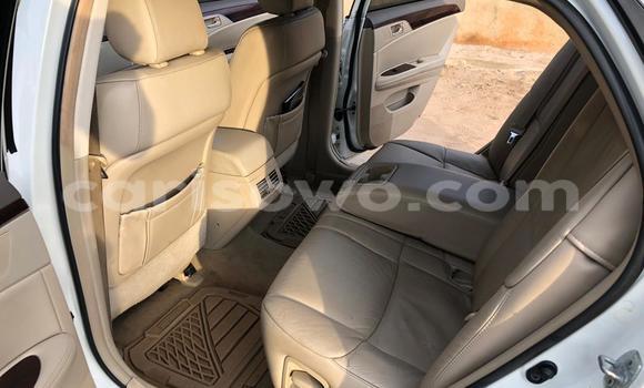 Ra Àlòkù Toyota Avalon funfun Ọkọ̀ in Cotonou ni Benin Ra Àlòkù Toyota Avalon funfun Ọkọ̀ in Cotonou ni Benin