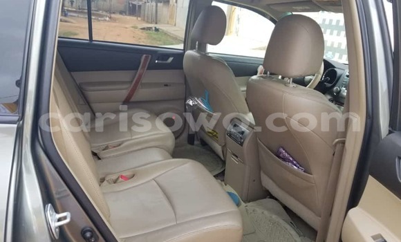 Ra Àlòkù Toyota Highlander Black Ọkọ̀ in Cotonou ni Benin Ra Àlòkù Toyota Highlander Black Ọkọ̀ in Cotonou ni Benin