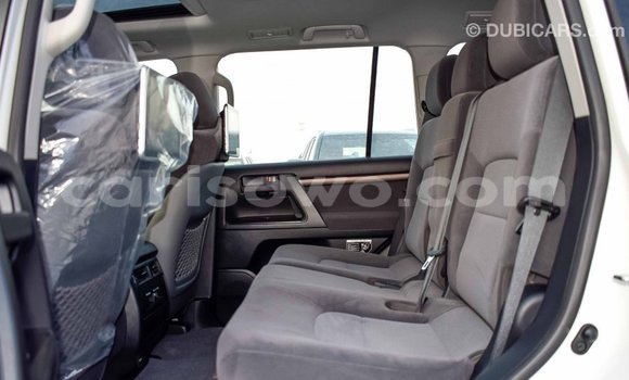 Buy Import Toyota Land Cruiser Other Car in Import - Dubai in Benign Buy Import Toyota Land Cruiser Other Car in Import - Dubai in Benign