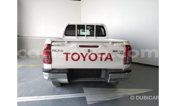 Ra Imported Toyota Hilux funfun Ọkọ̀ in Import - Dubai ni Benin Ra Imported Toyota Hilux funfun Ọkọ̀ in Import - Dubai ni Benin