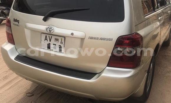 Acheter Occasion Voiture Toyota Highlander Beige à Cotonou, Benin Acheter Occasion Voiture Toyota Highlander Beige à Cotonou, Benin