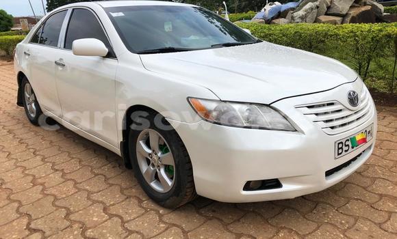 Ra Àlòkù Toyota Camry funfun Ọkọ̀ in Cotonou ni Benin Ra Àlòkù Toyota Camry funfun Ọkọ̀ in Cotonou ni Benin