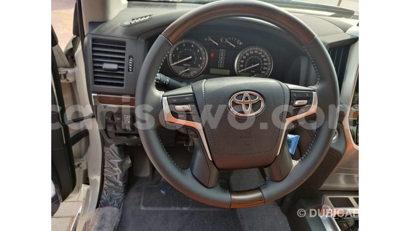 Big with watermark toyota land cruiser benin import dubai 6762