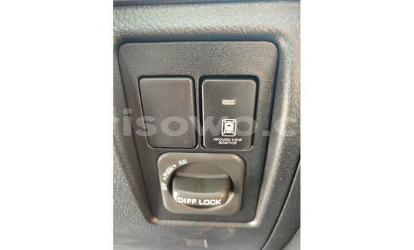 Acheter Import Voiture Toyota Land Cruiser Blanc à Import - Dubai, Benin Acheter Import Voiture Toyota Land Cruiser Blanc à Import - Dubai, Benin