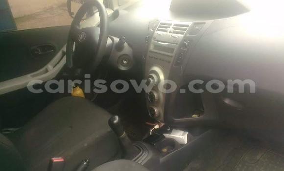 Ra Àlòkù Toyota Yaris funfun Ọkọ̀ in Cotonou ni Benin Ra Àlòkù Toyota Yaris funfun Ọkọ̀ in Cotonou ni Benin