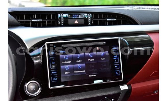 Acheter Import Voiture Toyota Hilux Noir à Import - Dubai, Benin Acheter Import Voiture Toyota Hilux Noir à Import - Dubai, Benin