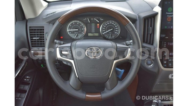 Big with watermark toyota land cruiser benin import dubai 6771