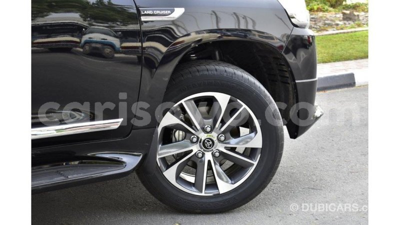Big with watermark toyota land cruiser benin import dubai 6771