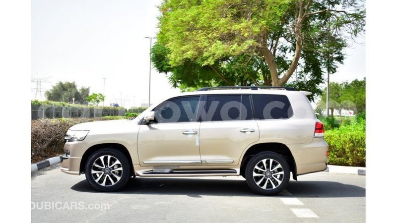 Big with watermark toyota land cruiser benin import dubai 6774