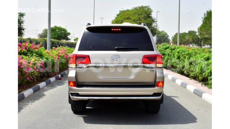 Big with watermark toyota land cruiser benin import dubai 6774