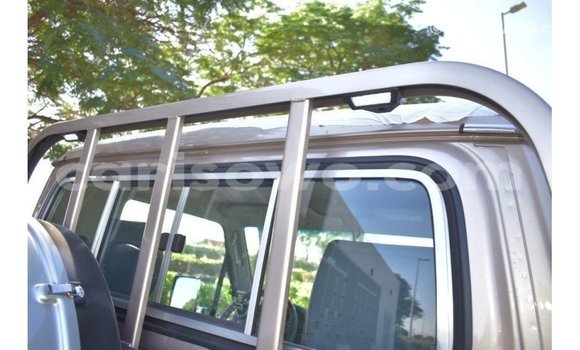 Acheter Import Voiture Toyota Land Cruiser Autre à Import - Dubai, Benin Acheter Import Voiture Toyota Land Cruiser Autre à Import - Dubai, Benin