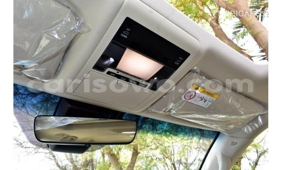 Acheter Import Voiture Toyota Land Cruiser Blanc à Import - Dubai, Benin Acheter Import Voiture Toyota Land Cruiser Blanc à Import - Dubai, Benin