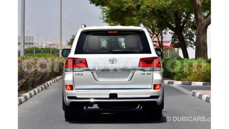 Big with watermark toyota land cruiser benin import dubai 6778