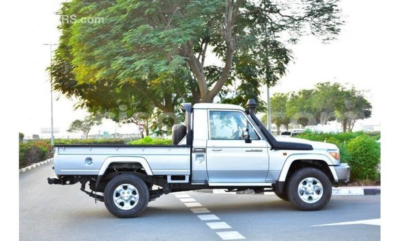Buy Import Toyota Land Cruiser Other Car in Import - Dubai in Benign Buy Import Toyota Land Cruiser Other Car in Import - Dubai in Benign