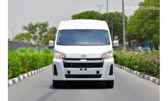 Acheter Import Voiture Toyota Hiace Blanc à Import - Dubai, Benin Acheter Import Voiture Toyota Hiace Blanc à Import - Dubai, Benin