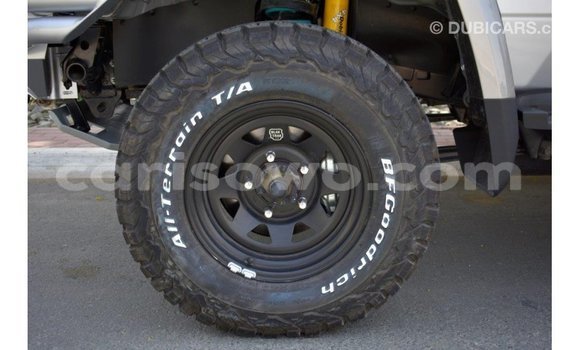 Acheter Import Voiture Toyota Land Cruiser Autre à Import - Dubai, Benin Acheter Import Voiture Toyota Land Cruiser Autre à Import - Dubai, Benin
