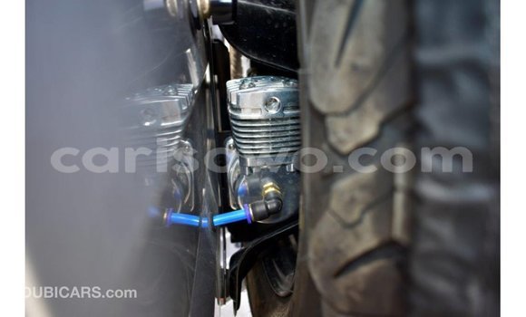 Acheter Import Voiture Toyota Land Cruiser Autre à Import - Dubai, Benin Acheter Import Voiture Toyota Land Cruiser Autre à Import - Dubai, Benin