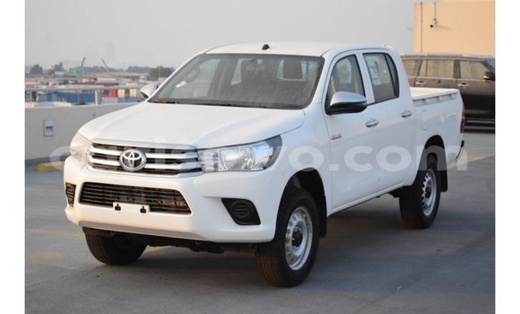 Acheter Import Voiture Toyota Hilux Blanc à Import - Dubai, Benin Acheter Import Voiture Toyota Hilux Blanc à Import - Dubai, Benin