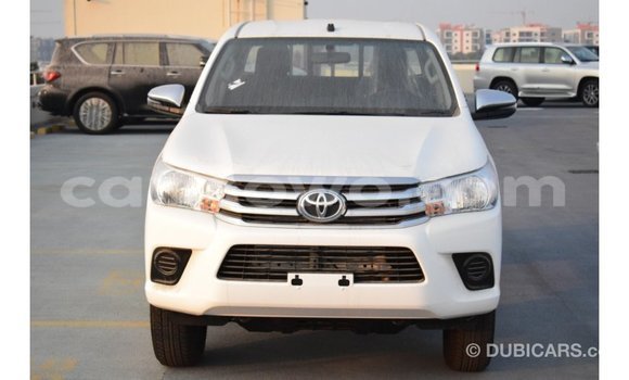 Acheter Import Voiture Toyota Hilux Blanc à Import - Dubai, Benin Acheter Import Voiture Toyota Hilux Blanc à Import - Dubai, Benin