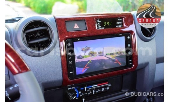 Acheter Import Voiture Toyota Land Cruiser Rouge à Import - Dubai, Benin Acheter Import Voiture Toyota Land Cruiser Rouge à Import - Dubai, Benin