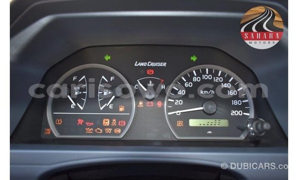 Acheter Import Voiture Toyota Land Cruiser Rouge à Import - Dubai, Benin Acheter Import Voiture Toyota Land Cruiser Rouge à Import - Dubai, Benin