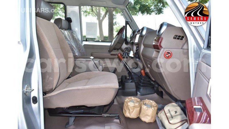 Big with watermark toyota land cruiser benin import dubai 6795