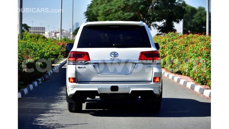 Big with watermark toyota land cruiser benin import dubai 6796