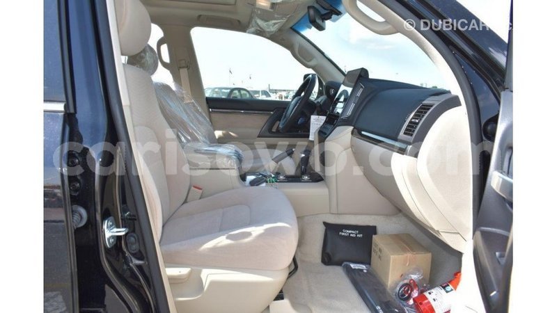Big with watermark toyota land cruiser benin import dubai 6797