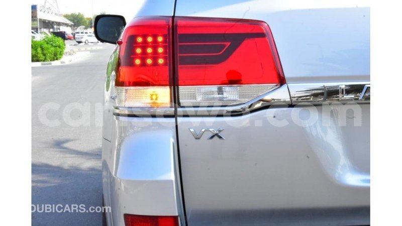 Big with watermark toyota land cruiser benin import dubai 6799