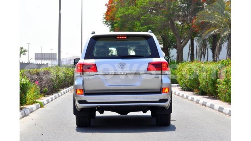 Big with watermark toyota land cruiser benin import dubai 6799