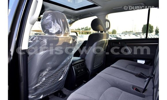 Acheter Import Voiture Toyota Land Cruiser Noir à Import - Dubai, Benin Acheter Import Voiture Toyota Land Cruiser Noir à Import - Dubai, Benin