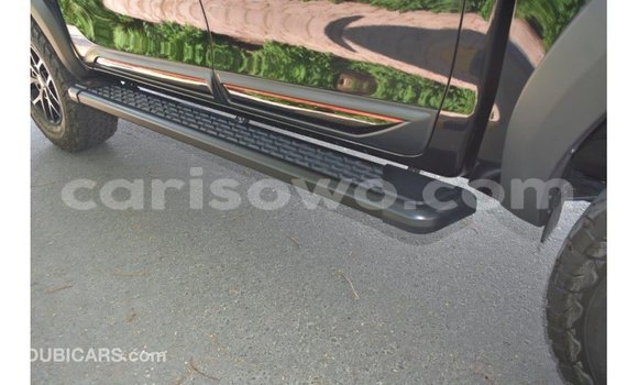 Acheter Import Voiture Toyota Hilux Noir à Import - Dubai, Benin Acheter Import Voiture Toyota Hilux Noir à Import - Dubai, Benin