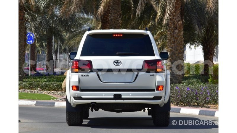 Big with watermark toyota land cruiser benin import dubai 6804