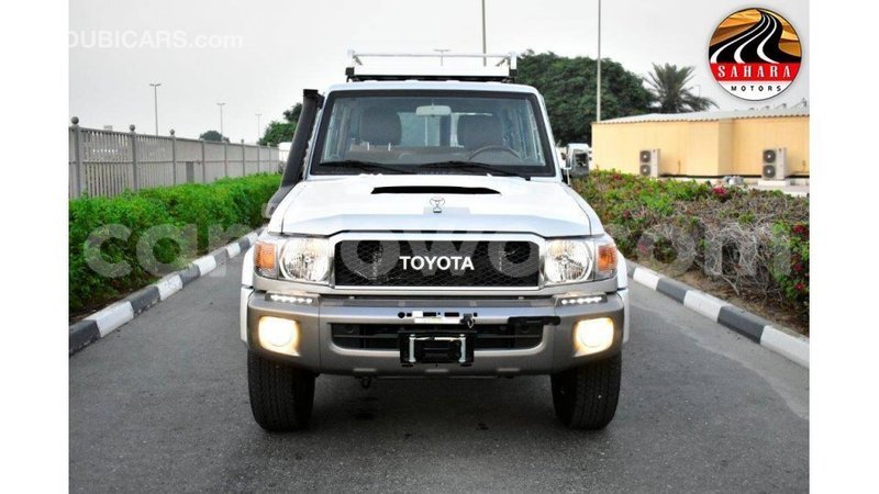 Big with watermark toyota land cruiser benin import dubai 6811