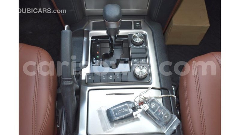 Big with watermark toyota land cruiser benin import dubai 6814