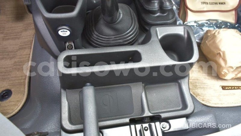 Big with watermark toyota land cruiser benin import dubai 6817