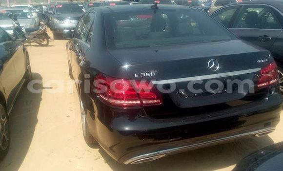 Sayi Na hannu Mercedes-Benz E–Class Black Mota in Cotonou a Benin Sayi Na hannu Mercedes-Benz E–Class Black Mota in Cotonou a Benin