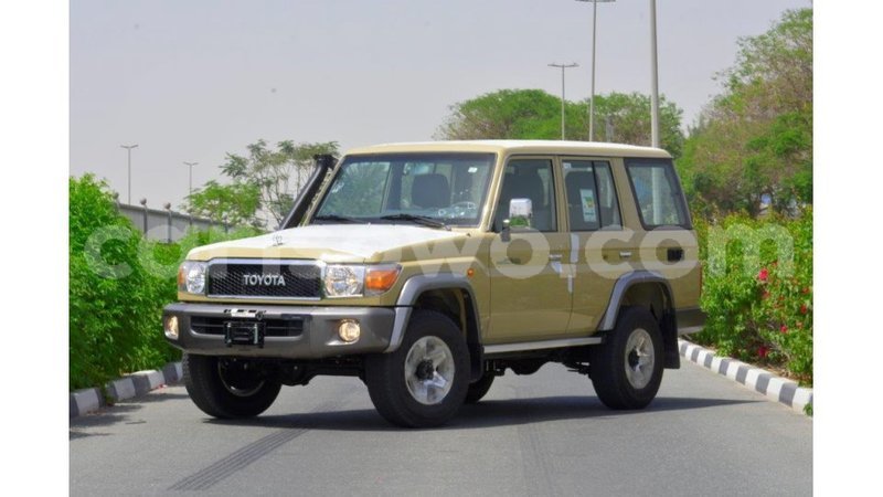 Big with watermark toyota land cruiser benin import dubai 6818