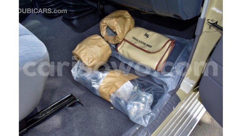 Big with watermark toyota land cruiser benin import dubai 6818